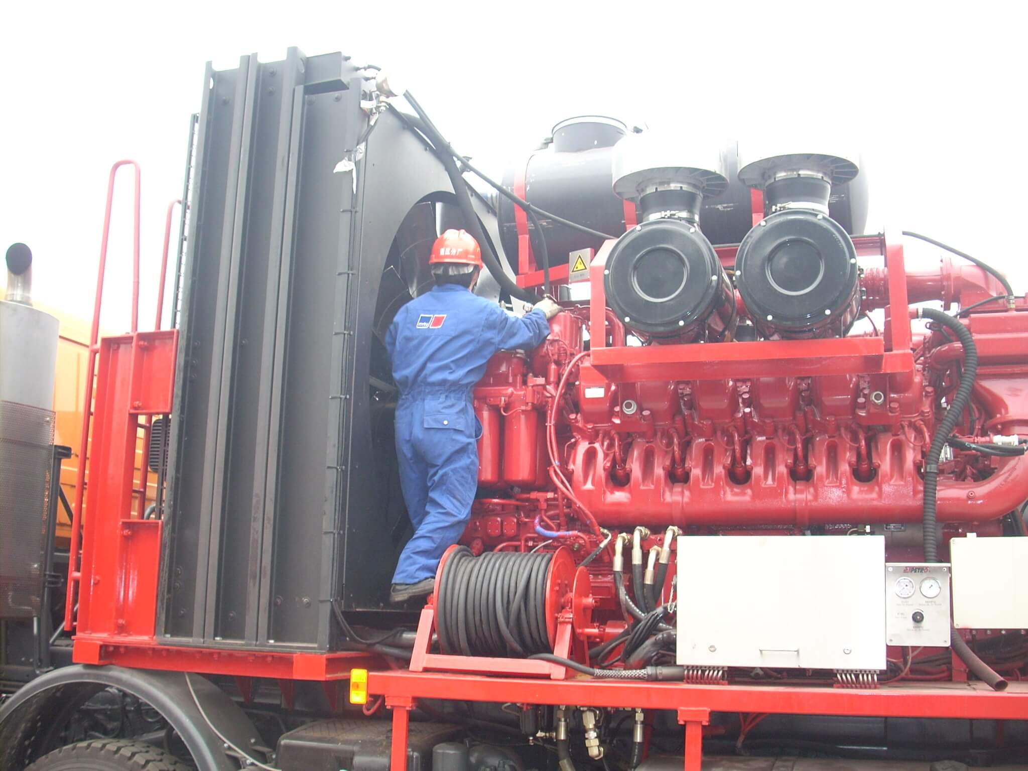 12V4000